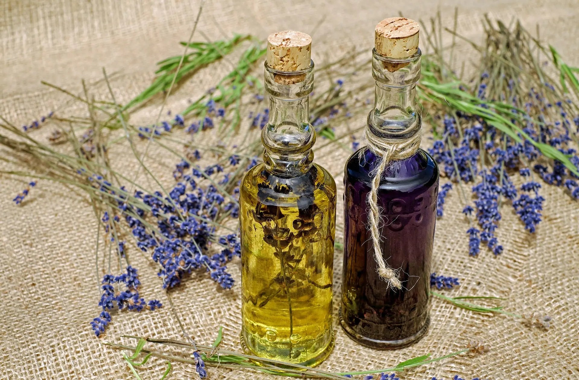 Ätherische-Flüssigkeit-gegen-Übelkeit-Hilft-Aromatherapie - ELIXR